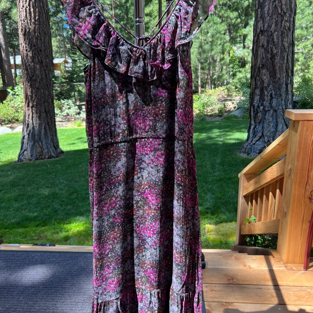 Paige XS mid-length flower print dress.